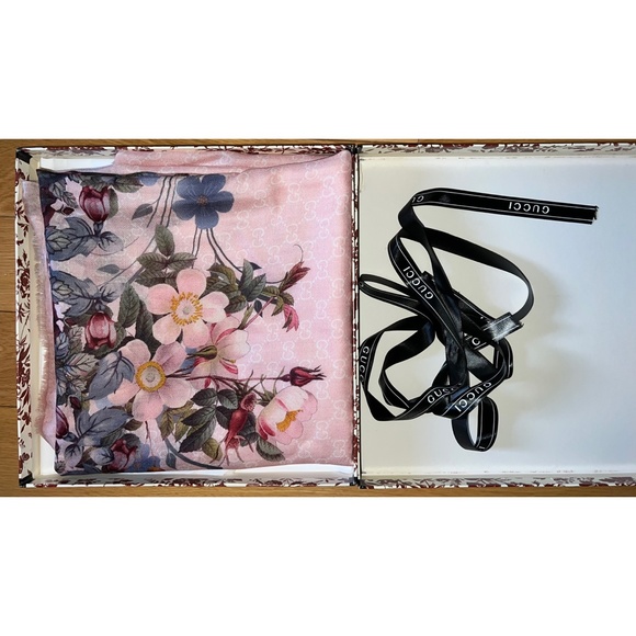 Gucci Floral Print Scarf - Picture 3 of 4